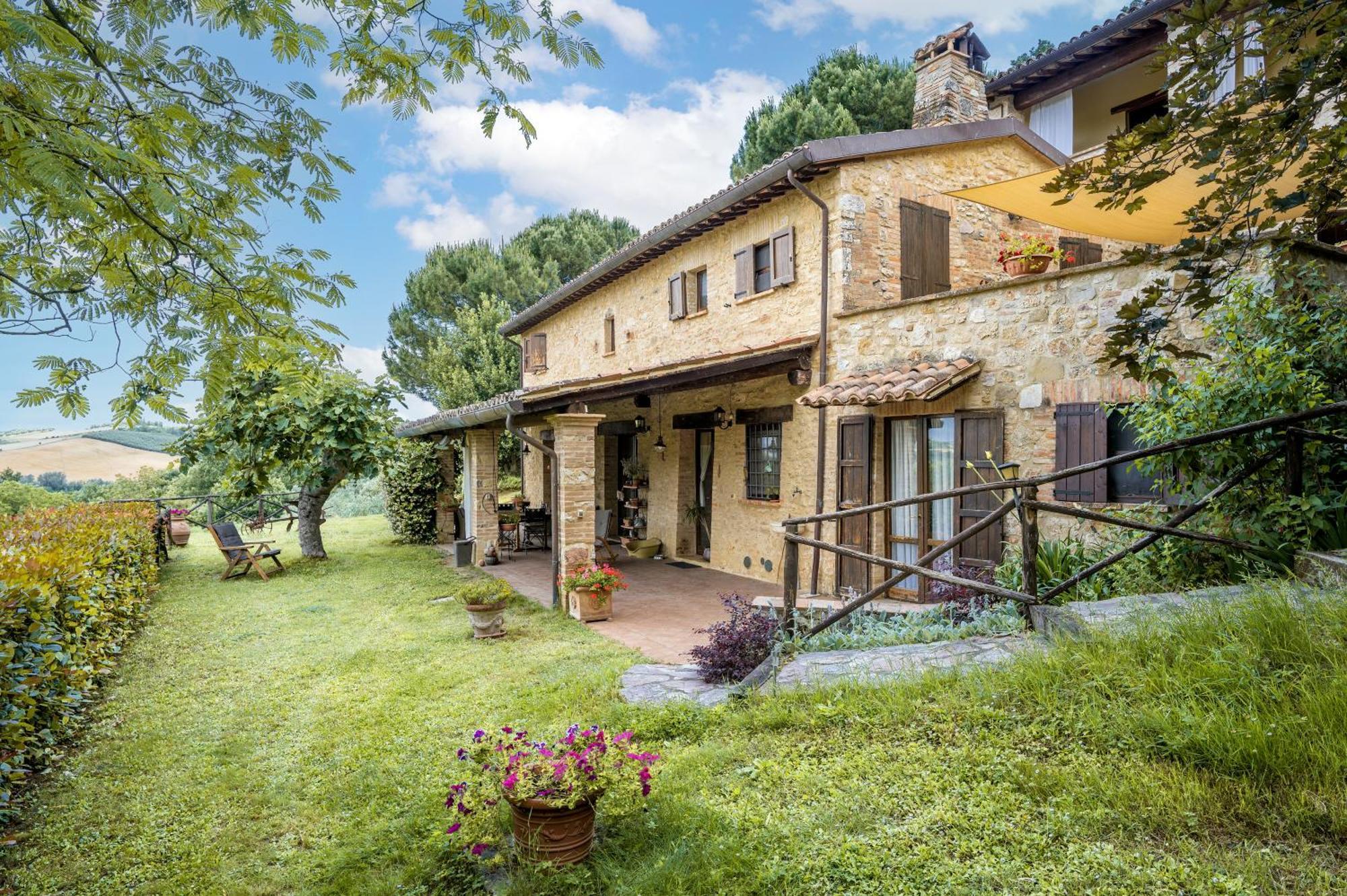 Agriturismo Bio Tra Cielo E Terra Frontignano Екстериор снимка